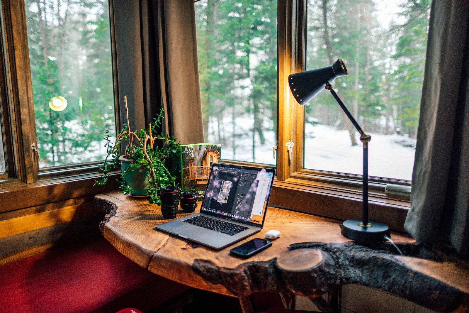 Exploring the Digital Economy by Working Online